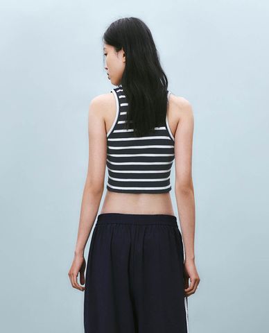  URBAN REVIVO - Áo croptop nữ cổ tròn phom ôm 