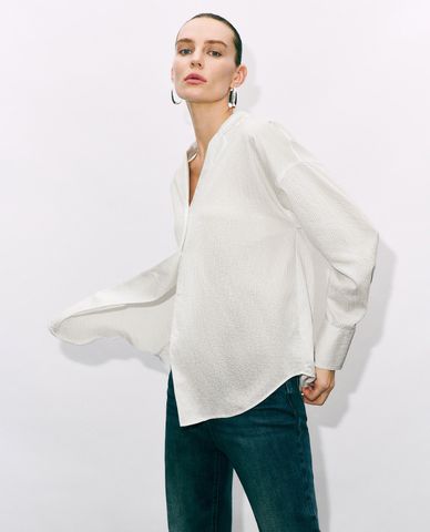  URBAN REVIVO - Áo sơ mi nữ cổ bẻ tay dài thanh lịch 