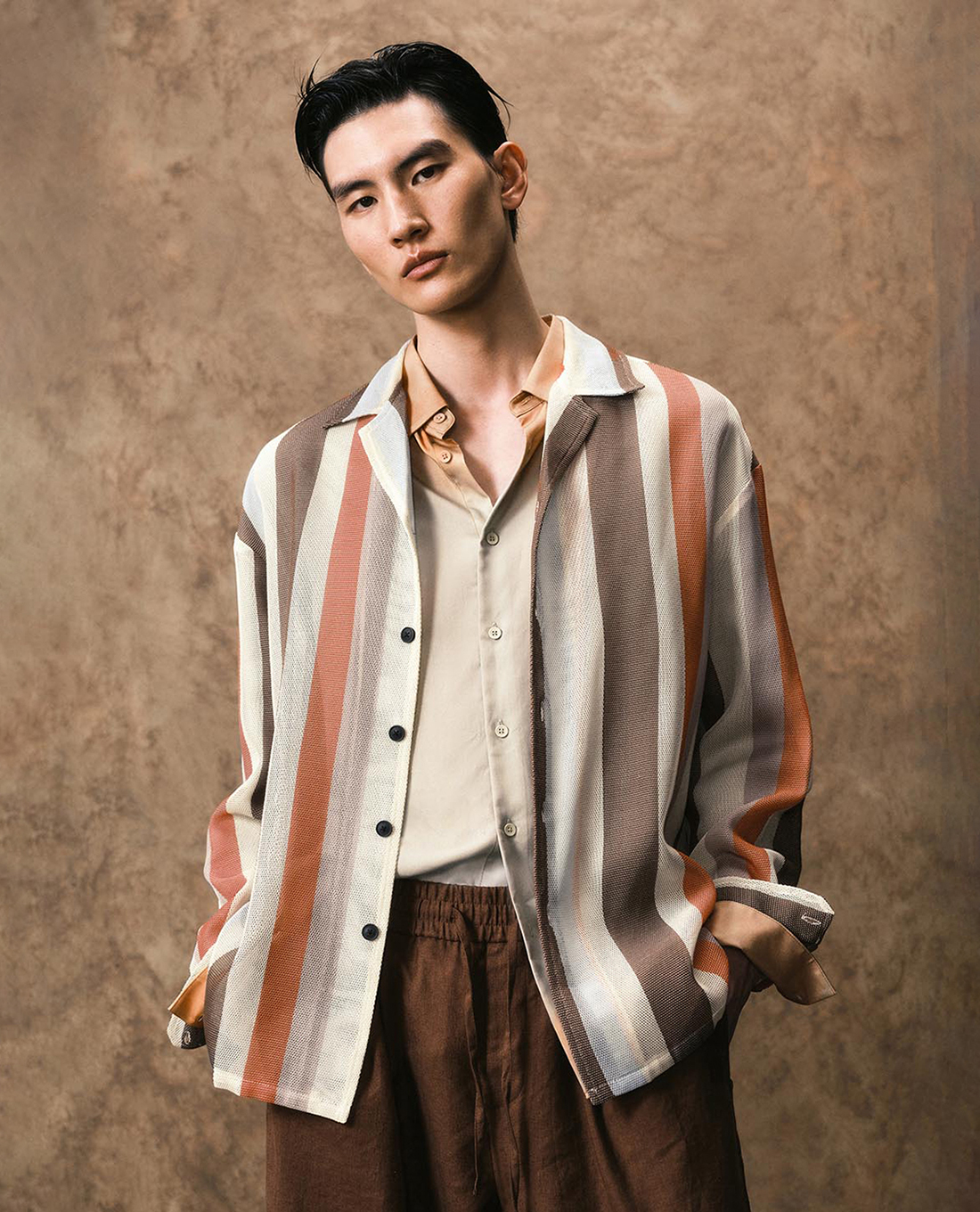 URBAN REVIVO - Áo sơ mi nam tay dài kẻ sọc