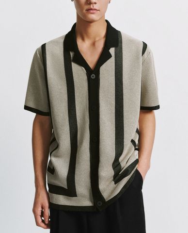  URBAN REVIVO - Áo dệt kim nam cổ bẻ tay ngắn 