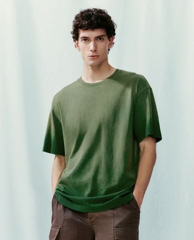  URBAN REVIVO - Áo thun nam cổ tròn tay ngắn Gradient 