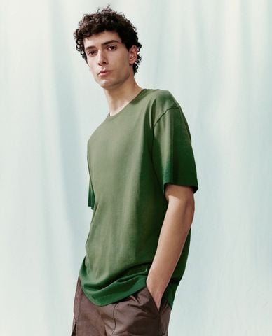  URBAN REVIVO - Áo thun nam cổ tròn tay ngắn Gradient 