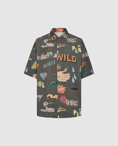  URBAN REVIVO - Áo sơ mi nam cổ bẻ tay ngắn in hoạ tiết 