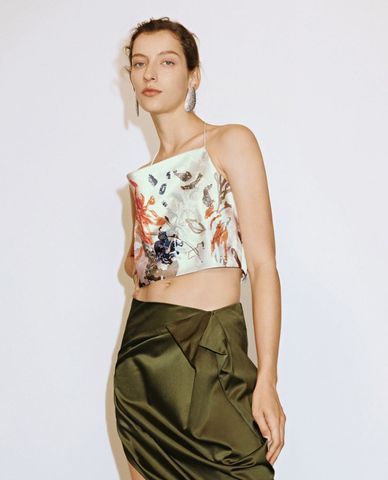  URBAN REVIVO - Áo hai dây nữ cổ vuông hiện đại 