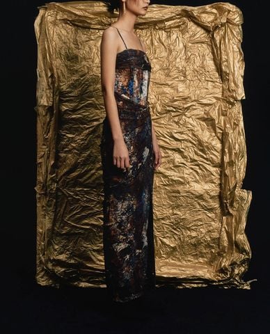  URBAN REVIVO - Đầm hai dây maxi xẻ tà phối họa tiết 