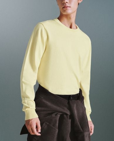  URBAN REVIVO - Áo dệt kim nam cổ tròn tay dài trẻ trung 