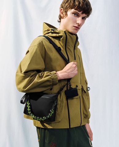  URBAN REVIVO - Áo khoác nam phối mũ tay dài Zip Half Placket 