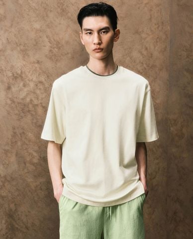  URBAN REVIVO - Áo thun nam cổ tròn tay ngắn hiện đại 