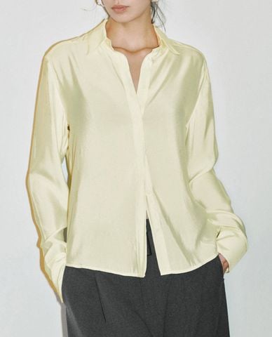  URBAN REVIVO - Áo sơ mi nữ cổ bẻ tay dài thời thượng 