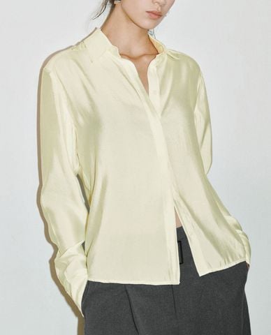  URBAN REVIVO - Áo sơ mi nữ cổ bẻ tay dài thời thượng 