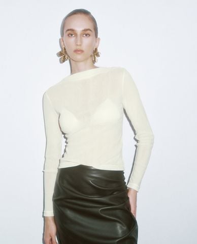  URBAN REVIVO - Áo thun nữ cổ cao tay dài xuyên thấu Skinny 