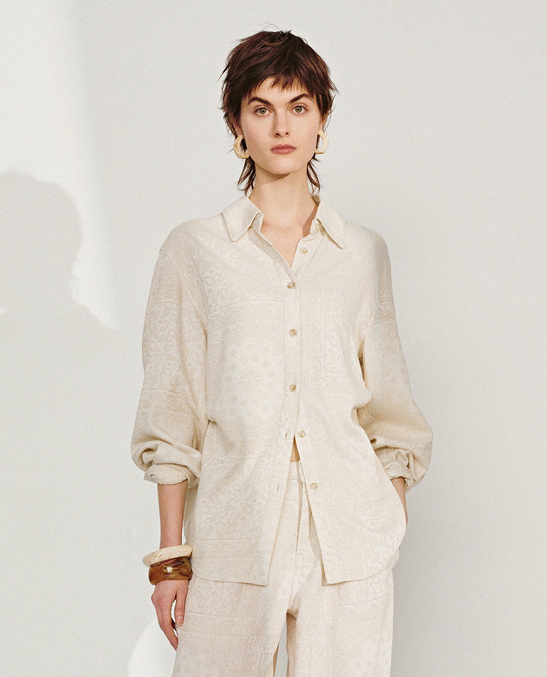 URBAN REVIVO - Áo sơ mi nữ tay dài họa tiết