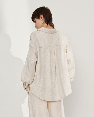  URBAN REVIVO - Áo sơ mi nữ tay dài họa tiết 