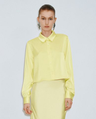  URBAN REVIVO - Áo sơ mi nữ cổ bẻ tay dài phom croptop Button Up Straight 