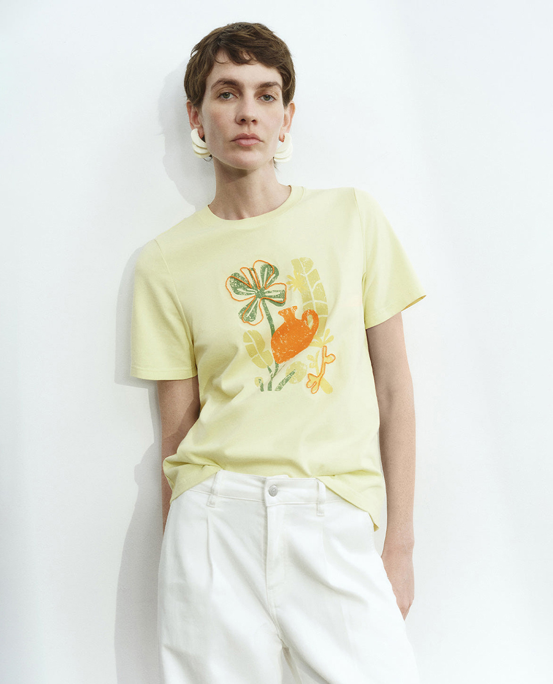 URBAN REVIVO - Áo thun nữ cổ tròn tay ngắn trẻ trung