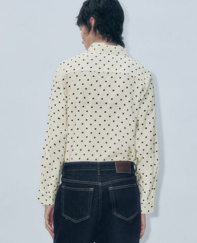  URBAN REVIVO - Áo sơ mi nữ cổ bẻ tay dài Polka Dot 