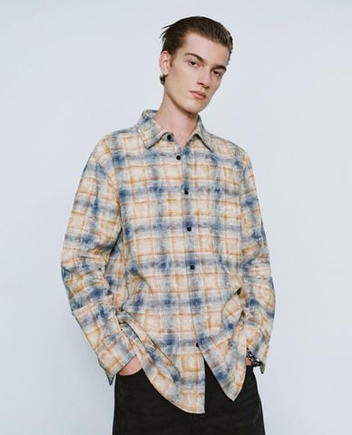  URBAN REVIVO - Áo sơ mi nam cổ bẻ tay dài họa tiết caro 