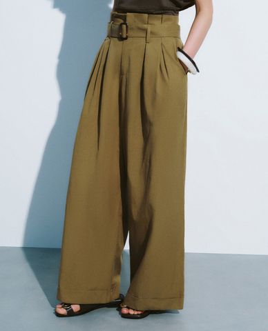  URBAN REVIVO - Quần nữ ống rộng lưng cao phối thắt lưng Loose 