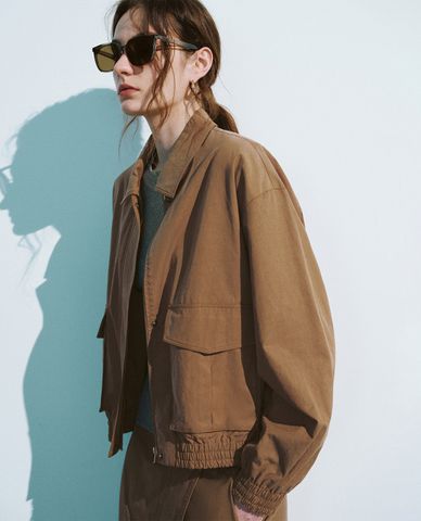  URBAN REVIVO - Áo khoác sơ mi nữ cổ bẻ phối túi Retro 