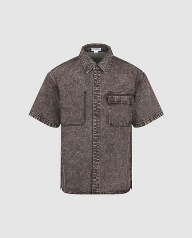  URBAN REVIVO - Áo sơ mi denim nam cổ bẻ tay ngắn 