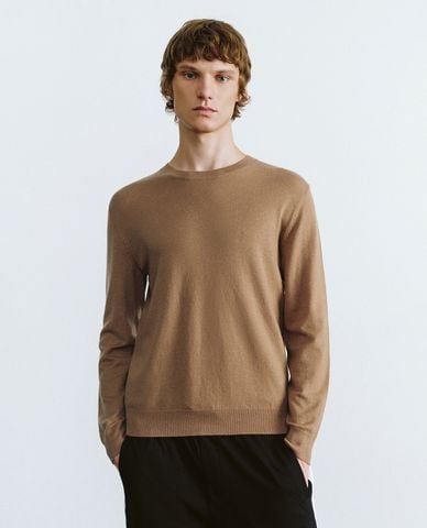  URBAN REVIVO - Áo dệt kim nam cổ tròn tay dài trẻ trung 