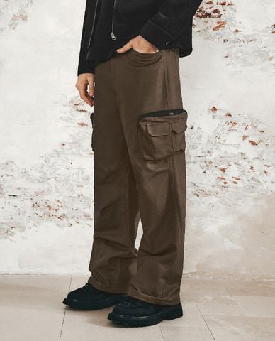  URBAN REVIVO - Quần nam ống rộng phối túi hộp Side Pocket 