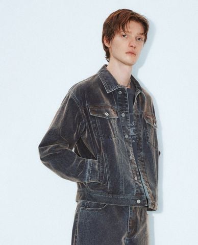  URBAN REVIVO - Áo khoác denim nam cổ bẻ tay dài Loose 