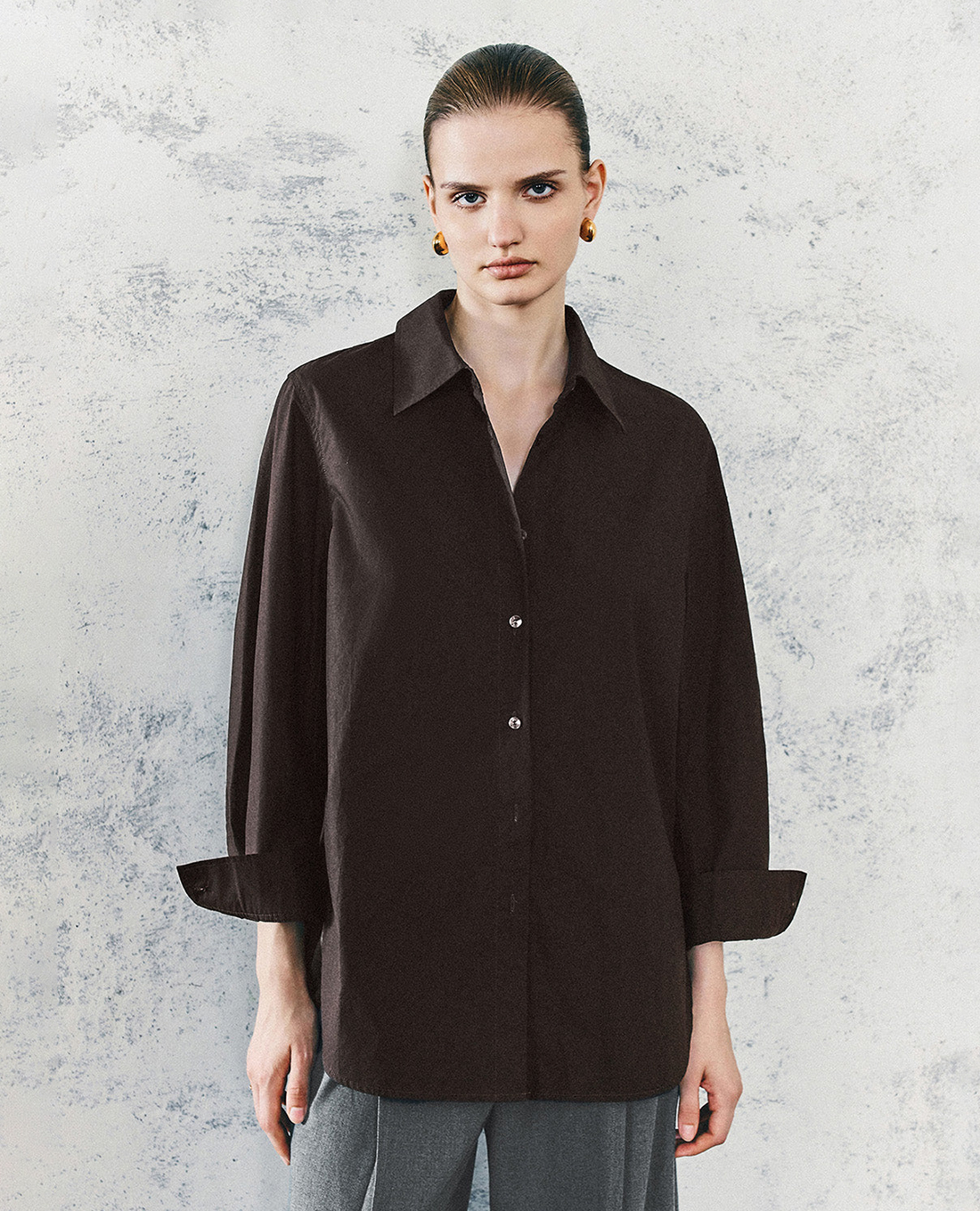 URBAN REVIVO - Áo sơ mi nữ cổ bẻ tay dài Button Up