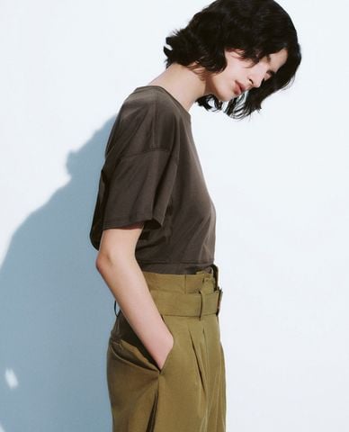  URBAN REVIVO - Áo thun nữ cổ tròn tay ngắn Sleeveless Batwing 