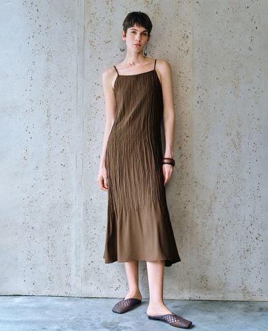  URBAN REVIVO - Đầm hai dây midi Square Cut Collar ALine Cami 