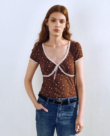  URBAN REVIVO - Áo kiểu nữ cổ V tay ngắn Skinny 