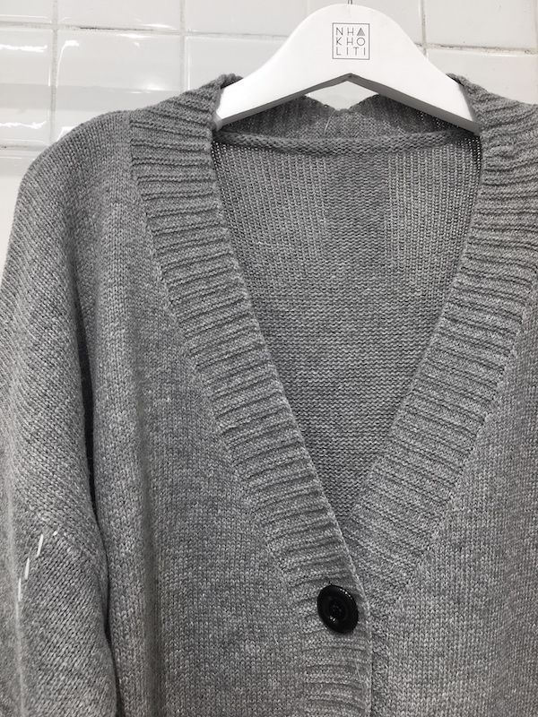 cardigan oversized nút đen Nhà Kho Liti