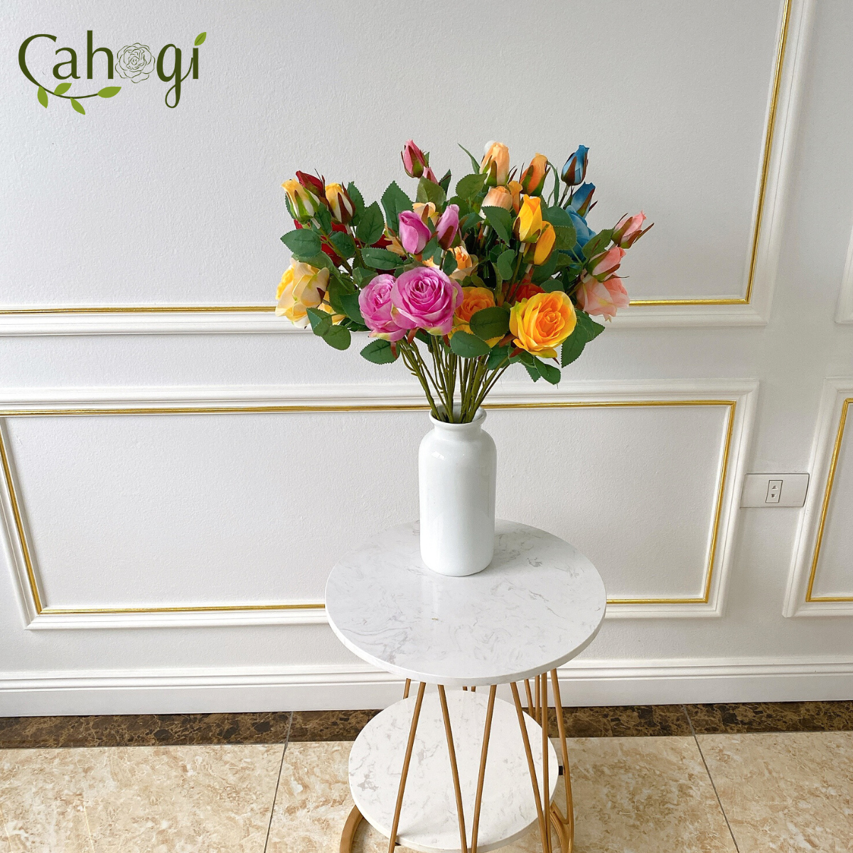 Hãy chiêm ngưỡng hoa giả đầy màu sắc và tinh tế này. Chúng toát lên vẻ đẹp tự nhiên và thích hợp để trang trí cho không gian nhà bạn.