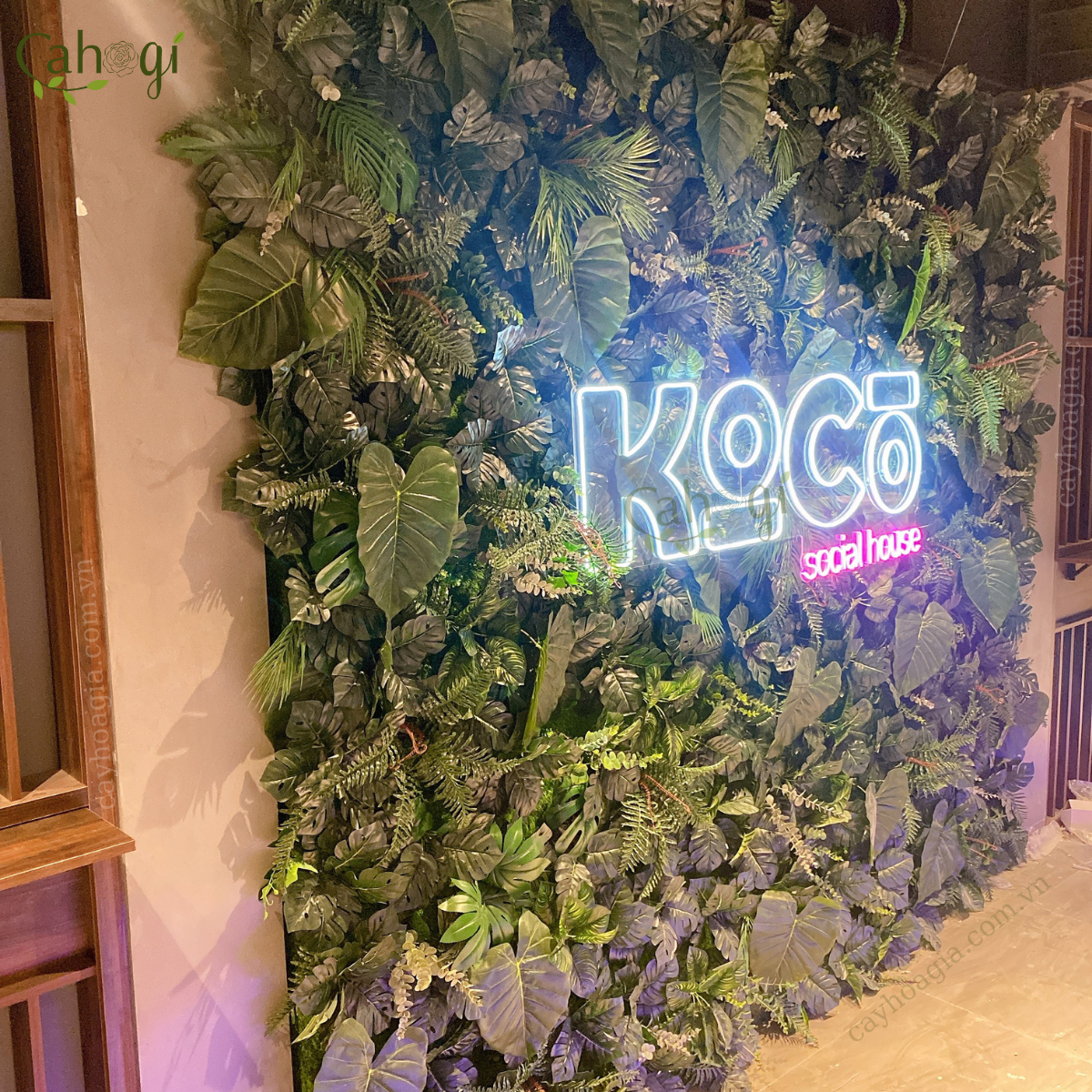 Thi Công Trang Trí Cây Giả Quán Bar KoCo