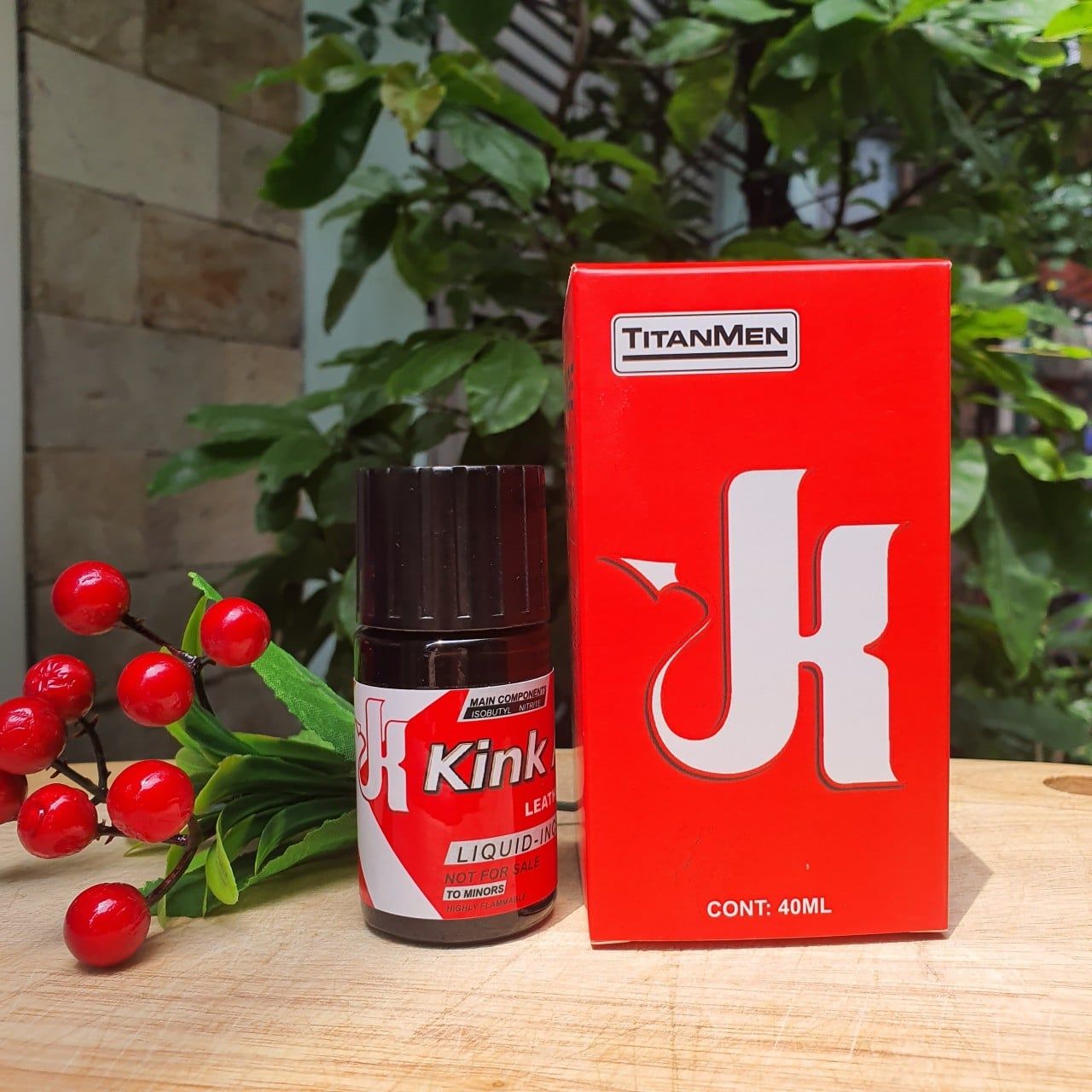 POPPER TITAN MEN TOP 40ML KING AROMAS ( TẶNG KÈM BCS DUREX + FREE SHIP )