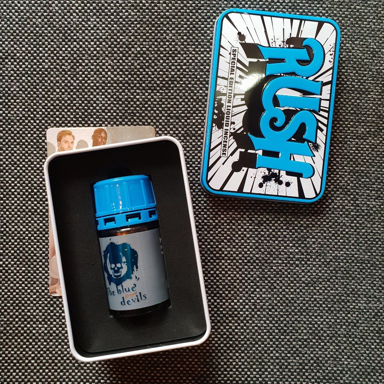 POPPER RUSH XANH DƯƠNG 40ML  ( TẶNG KÈM 1 LỌ 10ML + BCS DUREX + FREE SHIP 6KM  )