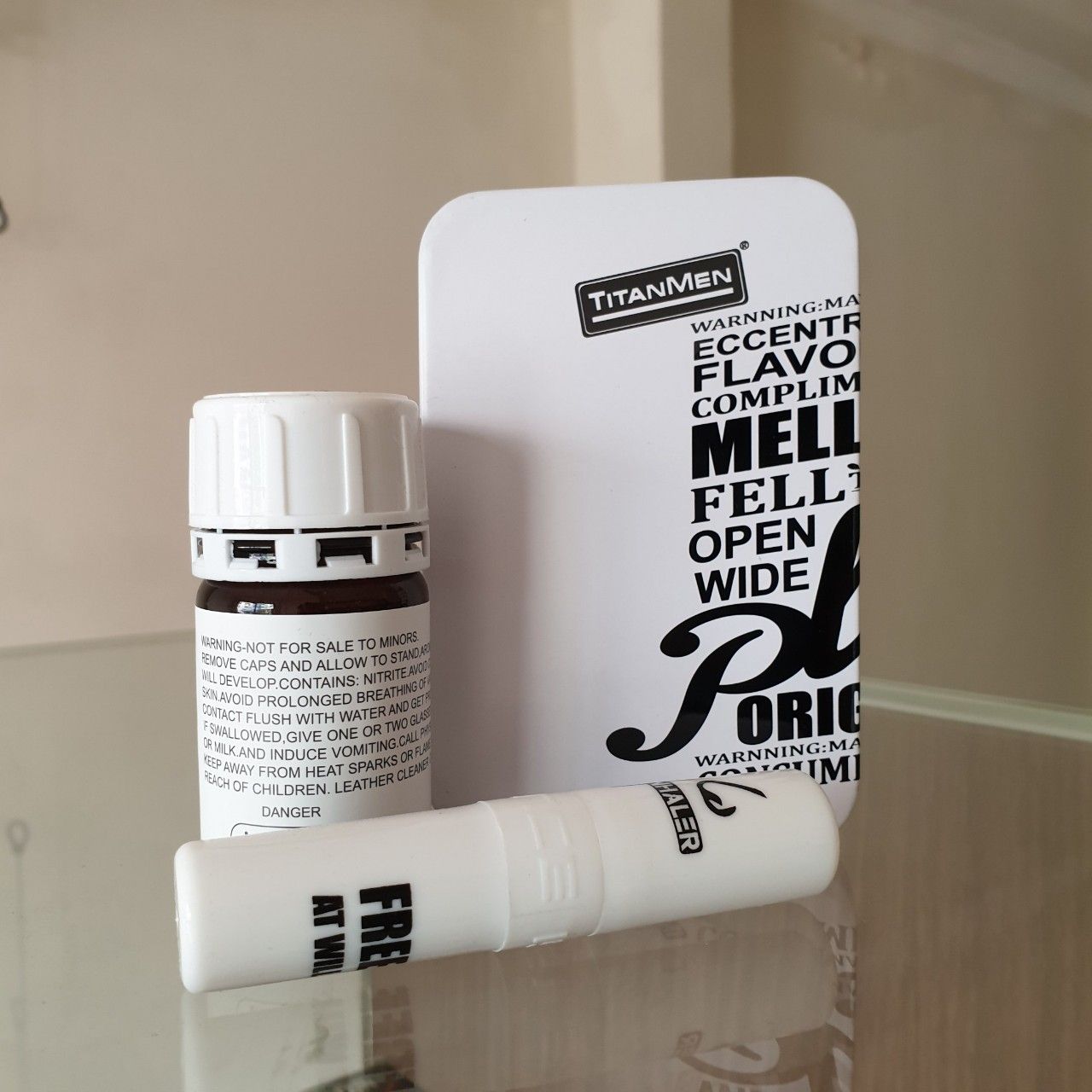 POPPER TITAN WHITE BOT 40ML  ( TẶNG KÈM 1 LỌ 10ML + BCS DUREX + FREE SHIP 6KM  )