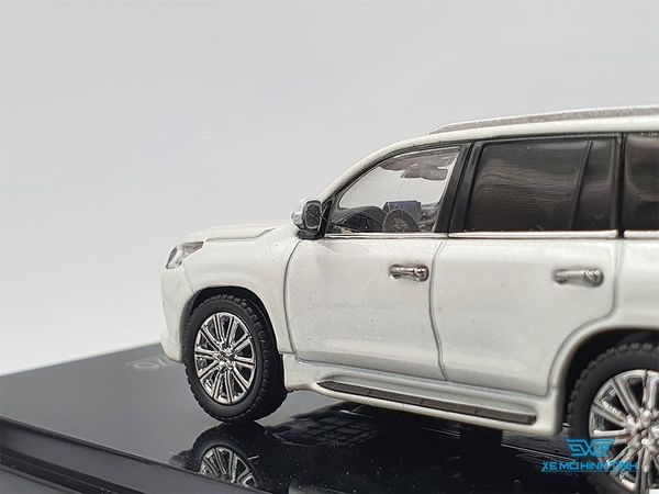 Xe Mô Hình Lexus LX570 Sonic Quartz 1:64 Kyosho (Trắng)