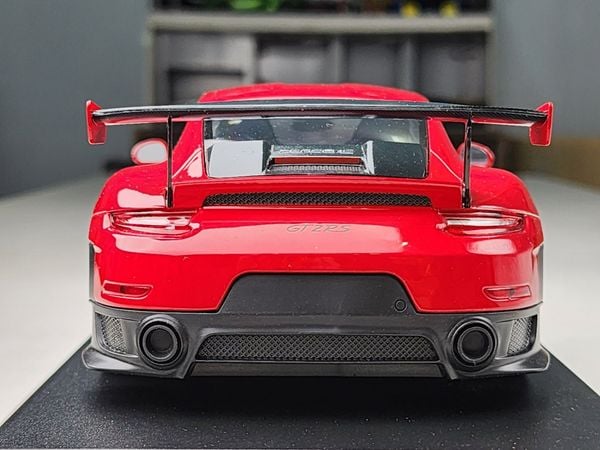 Xe Mô Hình Porsche 911 (991.2) GT2 RS 2018 1:18 Minichamps ( Đỏ Mui Đen )