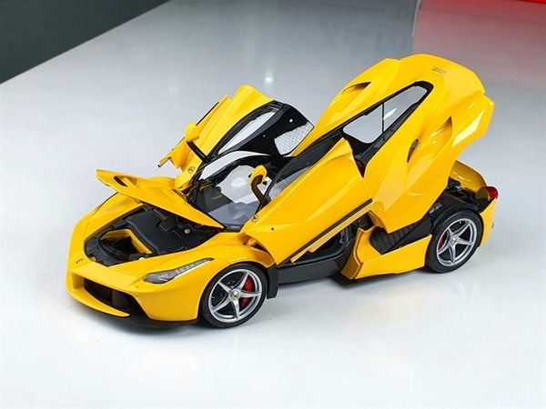 Xe Mô Hình Ferrari LaFerrari 1:18 BBR Models ( Vàng Mui Đen )