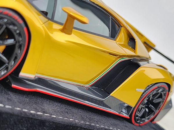 Xe Mô Hình Supercar Veneno Series 1:18 HH Model ( Chrome Gold )
