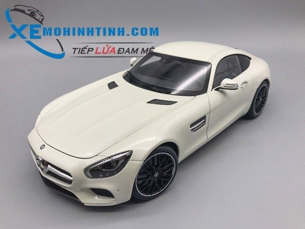 1/18 MERCEDES-AMG GT S (DESIGNO DIAMOND WHITE BRIGHT)