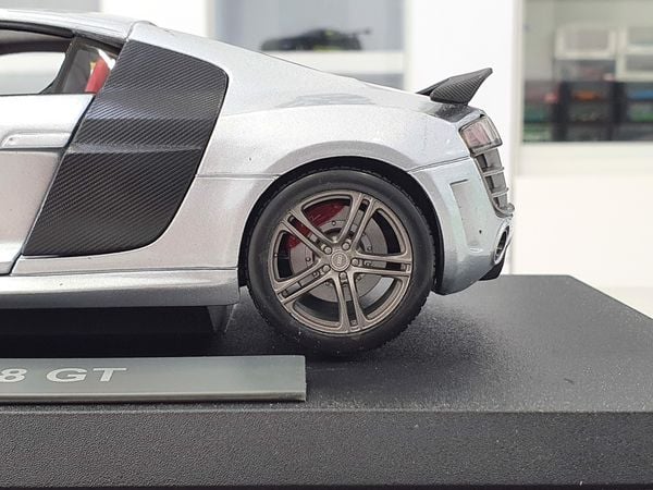 XE MÔ HÌNH AUDI R8 GT 1:18 MAISTO (BẠC)