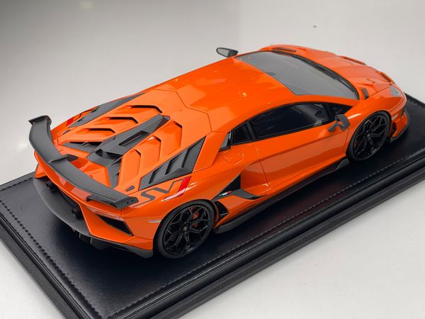 Xe Mô Hình Novitec SVJ 1:18 Ivy Model ( Arancio Altas )