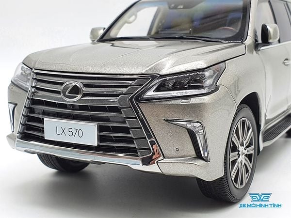 Xe Mô Hình Lexus LX570 1:18 Kyosho ( Xám )