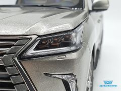 Xe Mô Hình Lexus LX570 1:18 Kyosho ( Xám )