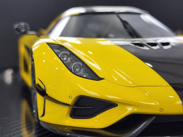 Xe Mô Hình Koenigsegg Regera 1:18 FrontiArt (Vàng)