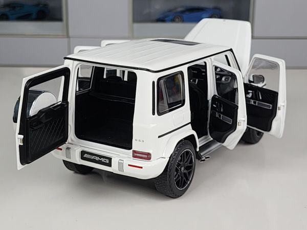 Xe Mô Hình Mercedes-Benz AMG G63 2018 1:18 Minichamp ( Trắng )