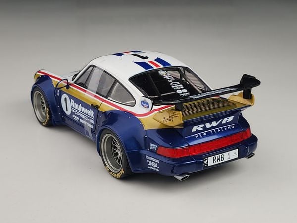 Xe mô hình Poreche RWB - RauhWelt - 2022 1:18 Solido (Xanh- Trắng)