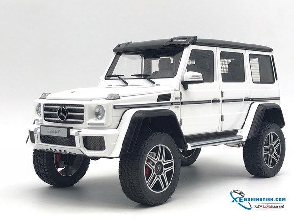 1:18 MERCEDES-BENZ G500 4x4 2 (GLOSS WHITE)